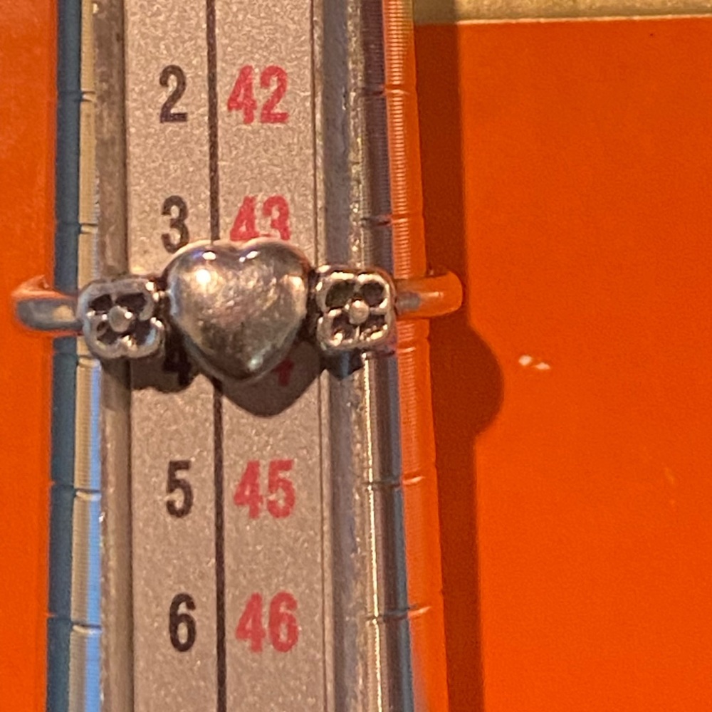 James Avery Retired Heart and Flowers Ring